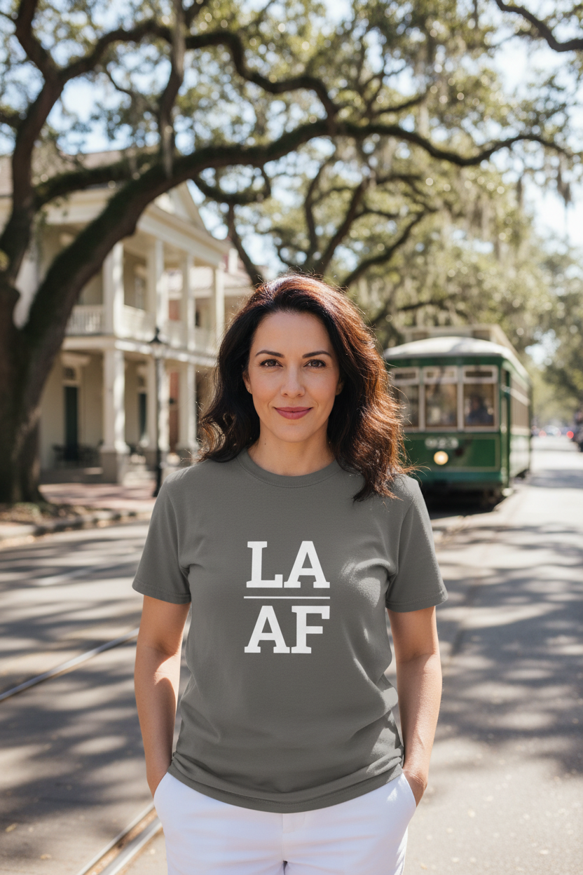 Person wearing grey Louisiana t-shirt on St. Charles Avenue