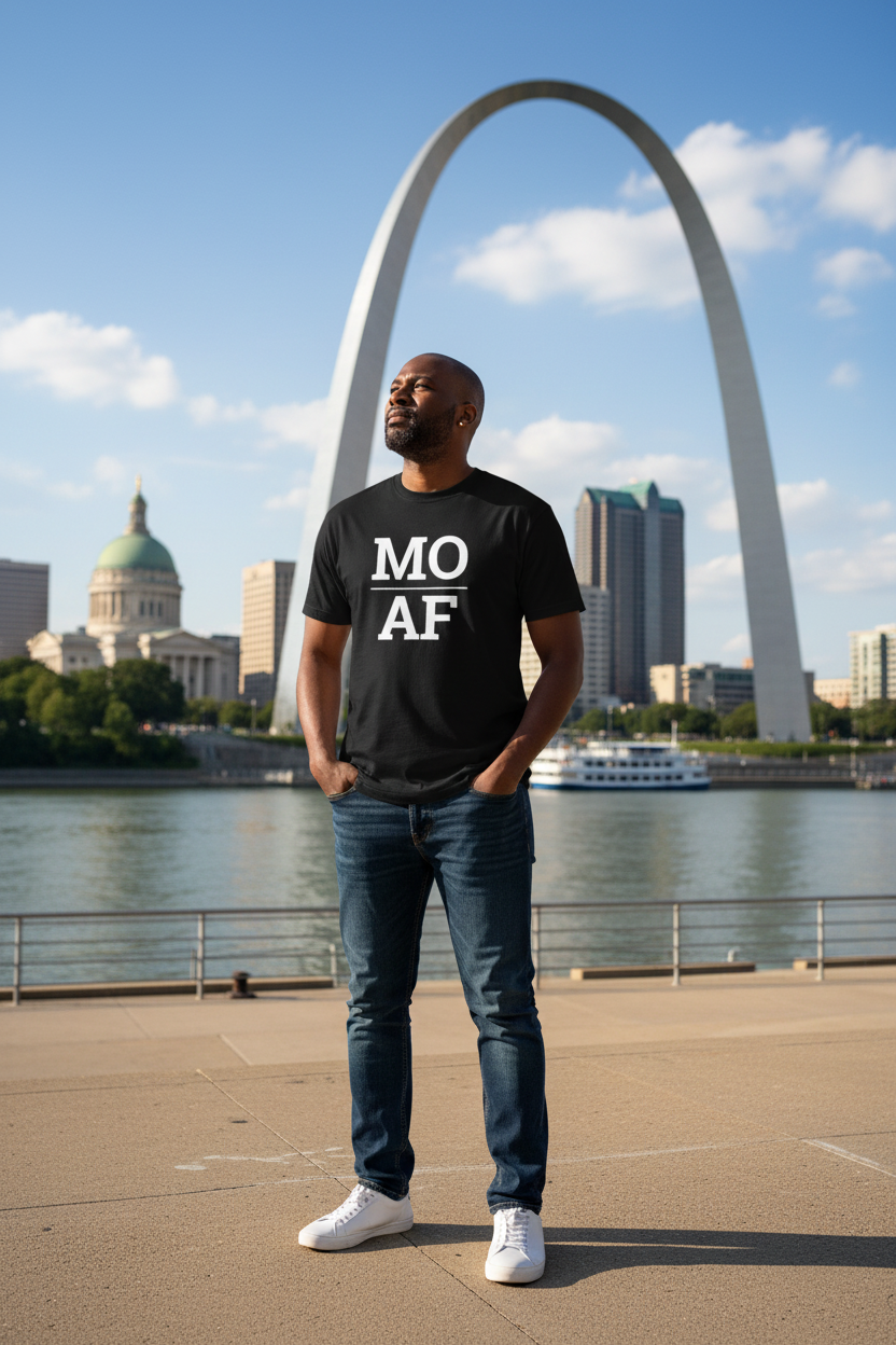 Person wearing black Missouri t-shirt at the Gateway Arch